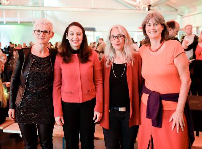 Am 26. Oktober 2019 er&ouml;ffnet Bundesministerin Ines Stilling die Benefizveranstaltung anl&auml;sslich des 20-j&auml;hrigen Bestehens des Vereins ZARA.