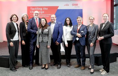 Am 28. Oktober 2019 nahm Bundesministerin Ines Stilling (m.l.) auf Einladung der &Ouml;BB Holding und der Gewerkschaft vida an der Er&ouml;ffnung &bdquo;Tackling the Challenge &ndash; Dialog zur Besch&auml;ftigungssituation von Frauen im Eisenbahnsektor&ldquo; im Rahmen des Europ&auml;ischen Bahndialogs teil.