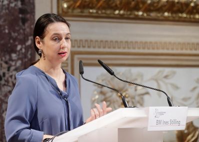 Am 6. November 2019 er&ouml;ffnete Bundesministerin Ines Stilling (im Bild) den 21. Journalistinnenkongress im Haus der Industrie.