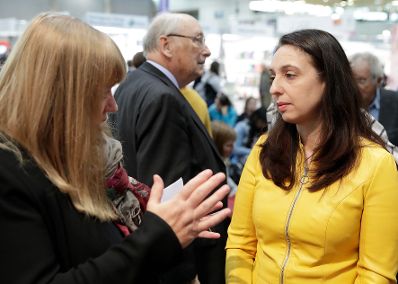 Am 8. November 2019 nahm Bundesministerin Ines Stilling (im Bild) im Rahmen der Buch Wien an der Podiumsdiskussion &bdquo;Literatur in der Gewaltpr&auml;vention&ldquo; teil.