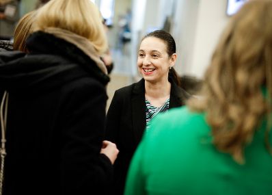 Bundesministerin Stilling er&ouml;ffnete am 17. November 2019 die Konferenz WIENERIN #aufstand im Wiener Radiokulturhaus.