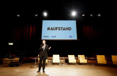 Bundesministerin Stilling er&ouml;ffnete am 17. November 2019 die Konferenz WIENERIN #aufstand im Wiener Radiokulturhaus.