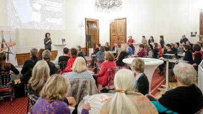 Bundesministerin Ines Stilling begr&uuml;&szlig;te am 27. November 2019 zur Pr&auml;sentation der Jubil&auml;umsausgabe der Zeitschrift frauen*solidarit&auml;t im Bundeskanzleramt.