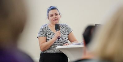 Bundesministerin Ines Stilling begr&uuml;&szlig;te am 27. November 2019 zur Pr&auml;sentation der Jubil&auml;umsausgabe der Zeitschrift frauen*solidarit&auml;t im Bundeskanzleramt.