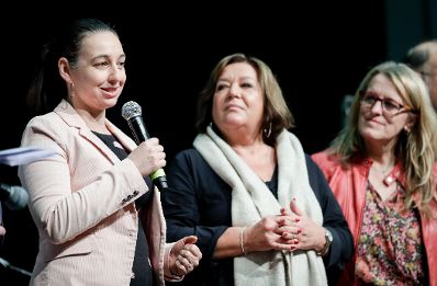 Bundesministerin Stilling begr&uuml;&szlig;te am 30. November .2019 600 Kinder aus ganz &Ouml;sterreich im Rahmen des &bdquo;Nikolauszuges 2019&ldquo;, der im heurigen Jahr in St. P&ouml;lten Station machte. Vom Arbeiter-Samariter-Bund veranstaltet wird jedes Jahr Kindern aus schwierigen sozialen Verh&auml;ltnissen und Kindern mit Beeintr&auml;chtigungen ein ereignisreiches Advent-Wochenende beschert.