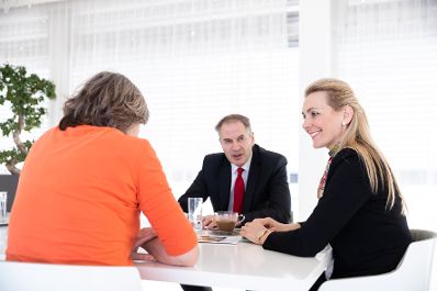 Am 2. M&auml;rz 2020 empfing Bundesministerin Christine Aschbacher Alfred Trendl, Pr&auml;sident des Katholischen Familienverbandes &Ouml;sterreichs und Rosina Baumgartner, Leiterin des Generalsekretariats zu einem Arbeitsgespr&auml;ch in ihrem B&uuml;ro.
