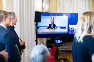 Am 3. Juli 2020 fand eine Pressekonferenz zu dem neuen F&ouml;rdermodell, das mehr administratives Personal an den Schulen erm&ouml;glicht, statt. Im Bild der K&auml;rntner Landeshauptmann Peter Kaiser.