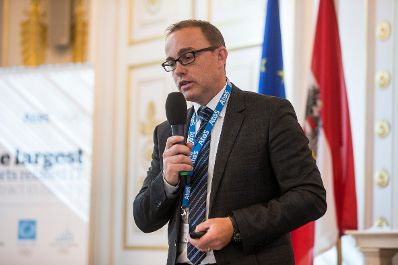 Am 8. September 2016 er&ouml;ffnet Staatssekret&auml;rin Muna Duzdar gemeinsam mit dem Direktor der Firma Atos, Gerald Gerstbauer, die Veranstaltung Sicherheitsforum. Im Bild G&uuml;nter Koinegg.