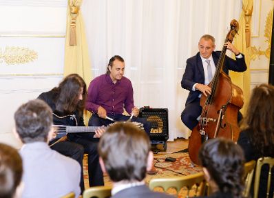 Am 28. September 2016 fand die Auftaktveranstaltung f&uuml;r die Roma Online Dialogplattform statt.