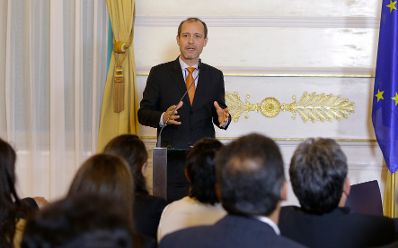 Am 28. September 2016 fand die Auftaktveranstaltung f&uuml;r die Roma Online Dialogplattform statt. Im Bild J&ouml;rg Wojahn Vertreter der Europ&auml;ischen Kommission in &Ouml;sterreich.