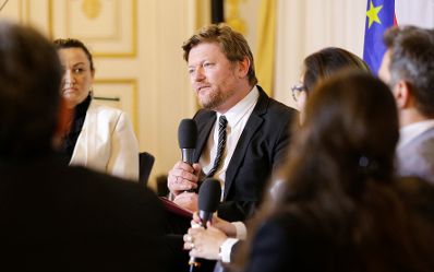 Am 28. September 2016 fand die Auftaktveranstaltung f&uuml;r die Roma Online Dialogplattform statt. Im BIld J&uuml;rgen Schick Bundesministerium f&uuml;r Bildung.