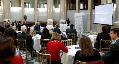 Am 6. Oktober fand die Auftaktveranstaltung zum &Ouml;sterreichischen Verwaltungspreis 2017 statt. Im Bild Staatssekret&auml;rin Muna Duzdar bei ihrem Beitrag zum Thema "Den Wandel managen - neue Wege f&uuml;r den &ouml;ffentlichen Dienst". 