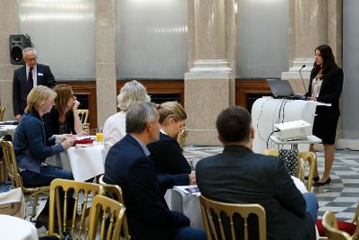 Am 6. Oktober fand die Auftaktveranstaltung zum &Ouml;sterreichischen Verwaltungspreis 2017 statt. Im Bild Staatssekret&auml;rin Muna Duzdar bei ihrem Beitrag zum Thema "Den Wandel managen - neue Wege f&uuml;r den &ouml;ffentlichen Dienst". 