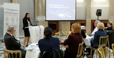 Am 6. Oktober fand die Auftaktveranstaltung zum &Ouml;sterreichischen Verwaltungspreis 2017 statt. Im Bild Staatssekret&auml;rin Muna Duzdar bei ihrem Beitrag zum Thema "Den Wandel managen - neue Wege f&uuml;r den &ouml;ffentlichen Dienst". 