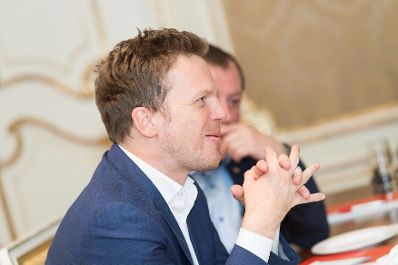 Am 8. November 2016 lud Staatssekret&auml;rin Muna Duzdar zu einem Round Table #GegenHassimNetz.