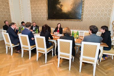 Am 8. November 2016 lud Staatssekret&auml;rin Muna Duzdar zu einem Round Table #GegenHassimNetz.