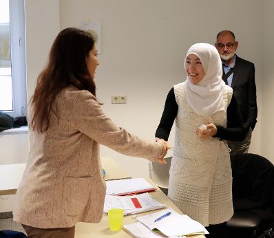 Am 21. November 2016 besuchte Staatssekret&auml;rin Muna Duzdar (im Bild) das Jugendcollege der Stadt Wien.