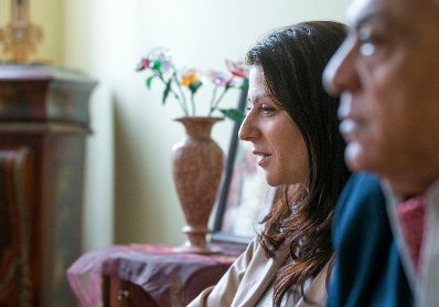 Am 1. Dezember 2016 traf Staatssekret&auml;rin Muna Duzdar (im Bild) den Bischof Gabriel anl&auml;sslich seines Antrittsbesuches.