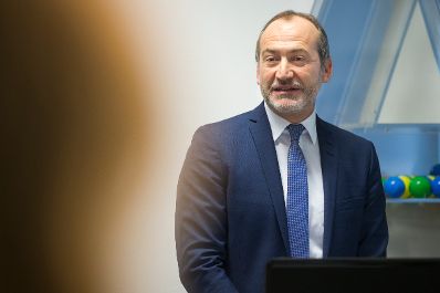 Am 15. Dezember 2016 nahm Staatssekret&auml;rin Muna Duzdar an einem Pressegespr&auml;ch zum Thema 5 Jahre &quot;Internet f&uuml;r Alle&quot; teil. Im Bild Alejandro Plater, Gesch&auml;ftsf&uuml;hrer Telekom Austria Group.