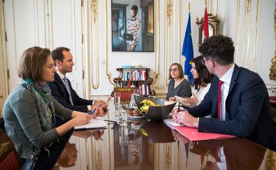 Am 11. April 2017 empfing Staatssekret&auml;rin Muna Duzdar den Leiter der UNHCR Christoph Pinter zu einem Arbeitsgespr&auml;ch.