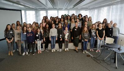 Am 27. April 2017 besuchte Staatssekret&auml;rin Muna Duzdar (im Bild) anl&auml;&szlig;lich des Girls&rsquo; Day das IBM &Ouml;sterreich.