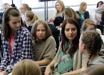 Am 27. April 2017 besuchte Staatssekret&auml;rin Muna Duzdar (im Bild) anl&auml;&szlig;lich des Girls' Day das IBM &Ouml;sterreich.