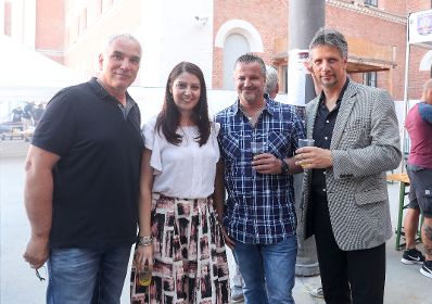 Am 14. Juni 2017 besuchte Staatssekret&auml;rin Muna Duzdar das Hoffest der WEGA in der Rossauer Kaserne.