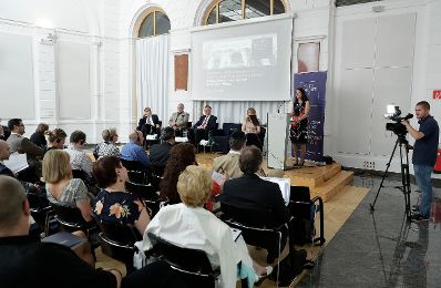 Am 20. Juni 2017 er&ouml;ffnete Staatssekret&auml;rin Muna Duzdar (im Bild) die Konferenz "Antisemitismus und Hasskriminalit&auml;t im digitalen Zeitalter".