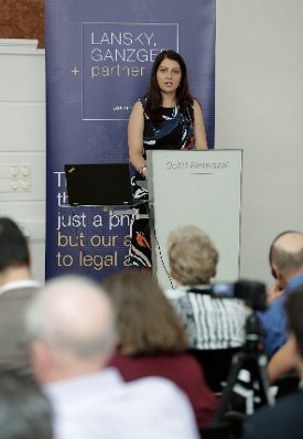 Am 20. Juni 2017 er&ouml;ffnete Staatssekret&auml;rin Muna Duzdar (im Bild) die Konferenz "Antisemitismus und Hasskriminalit&auml;t im digitalen Zeitalter".