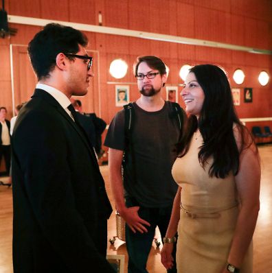 Am 3. Juli 2017 nahm Staatssekret&auml;rin Muna Duzdar (r.) an der Veranstaltung 1. Jahr Jugendcollege teil.