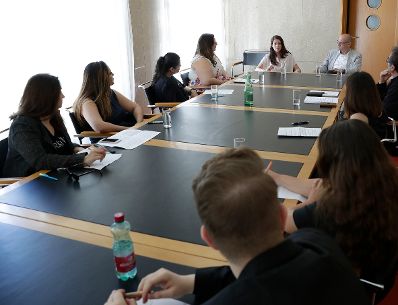 Am 11. Juli 2017 besuchte Staatssekret&auml;rin Muna Duzdar (im Bild) das Roma Medienausbildungsprojekt im ORF Funkhaus.