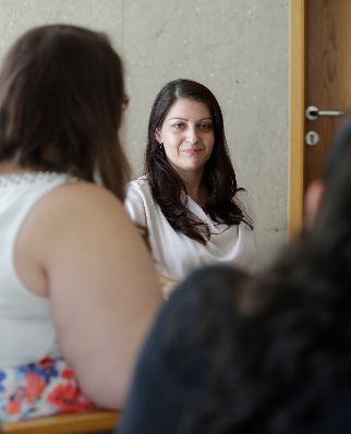 Am 11. Juli 2017 besuchte Staatssekret&auml;rin Muna Duzdar (im Bild) das Roma Medienausbildungsprojekt im ORF Funkhaus.