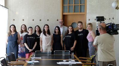 Am 11. Juli 2017 besuchte Staatssekret&auml;rin Muna Duzdar (im Bild) das Roma Medienausbildungsprojekt im ORF Funkhaus.