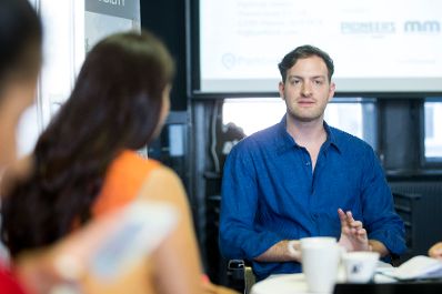 Am 10. August 2017 besuchte Staatssekret&auml;rin Muna Duzdar das Startup Unternehmen Parkbob. Im Bild Maximilian Mayer.