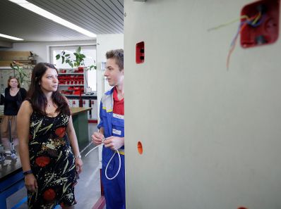 Am 30. August 2017 besuchte Staatssekret&auml;rin Muna Duzdar eine &Ouml;BB Lehrwerkstatt in Wien-Floridsdorf.