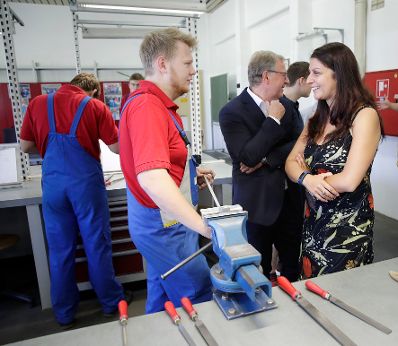 Am 30. August 2017 besuchte Staatssekret&auml;rin Muna Duzdar eine &Ouml;BB Lehrwerkstatt in Wien-Floridsdorf.