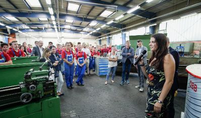 Am 30. August 2017 besuchte Staatssekret&auml;rin Muna Duzdar eine &Ouml;BB Lehrwerkstatt in Wien-Floridsdorf.