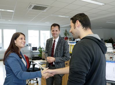 Am 22. September 2017 besuchte Staatssekret&auml;rin Muna Duzdar (im Bild) den Betrieb &quot;VINCI Energies Austria&quot;.