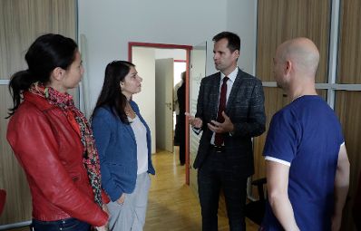 Am 22. September 2017 besuchte Staatssekret&auml;rin Muna Duzdar (im Bild) den Betrieb &quot;VINCI Energies Austria&quot;.