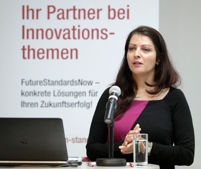 Am 18. Oktober 2017 er&ouml;ffnete Staatssekret&auml;rin Muna Duzdar (im Bild) den IoT- Fachkongress 2017: &bdquo;Big Data, Cloud, Datenschutz &amp; Co &ndash; mit Standards zum Erfolg&ldquo;.