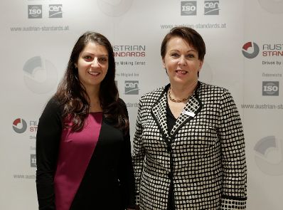 Am 18. Oktober 2017 er&ouml;ffnete Staatssekret&auml;rin Muna Duzdar (l.) den IoT- Fachkongress 2017: &bdquo;Big Data, Cloud, Datenschutz &amp; Co &ndash; mit Standards zum Erfolg&ldquo;. Im Bild mit der Direktorin von Austrian Standards Elisabeth Stampfl-Blaha (r.).
