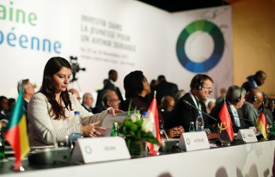 Am 30. November 2017 nahm Staatssekret&auml;rin Muna Duzdar (l.) am EU-Afrika Gipfel teil.