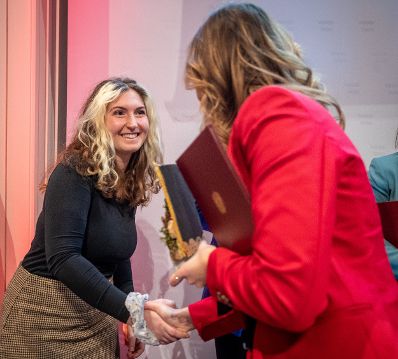Am 1. Dezember 2022 &uuml;berreichte Staatssekret&auml;rin Claudia Plakolm den &Ouml;sterreichischen Jugendpreis 2022.