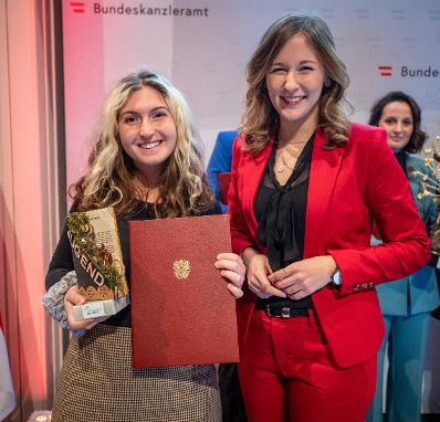 Am 1. Dezember 2022 &uuml;berreichte Staatssekret&auml;rin Claudia Plakolm den &Ouml;sterreichischen Jugendpreis 2022.