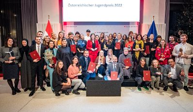Am 1. Dezember 2022 &uuml;berreichte Staatssekret&auml;rin Claudia Plakolm den &Ouml;sterreichischen Jugendpreis 2022.