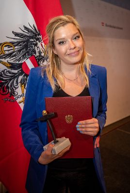 Am 1. Dezember 2022 &uuml;berreichte Staatssekret&auml;rin Claudia Plakolm den &Ouml;sterreichischen Jugendpreis 2022.