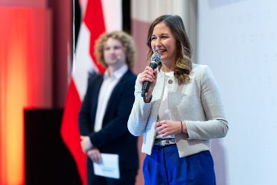 Am 28. November 2023 &uuml;berreichte Staatssekret&auml;rin Claudia Plakolm (r.) den &Ouml;sterreichischen Jugendpreis 2023.