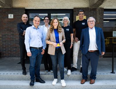 Am 29. August 2024 unternahm Staatssekret&auml;rin Claudia Plakolm (m.) im Rahmen ihres Bundesl&auml;ndertages in Ober&ouml;sterreich einen Betriebsbesuch in der Tabakfabrik Linz.