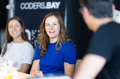 Am 29. August 2024 unternahm Staatssekret&auml;rin Claudia Plakolm (m.) im Rahmen ihres Bundesl&auml;ndertages in Ober&ouml;sterreich einen Betriebsbesuch in der Tabakfabrik Linz.