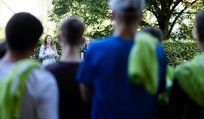 Am 30. August 2024 besuchte Staatssekret&auml;rin Claudia Plakolm (2.v.l.) die Teilnehmerinnen und Teilnehmer des Projektmarathon Nieder&ouml;sterreich.